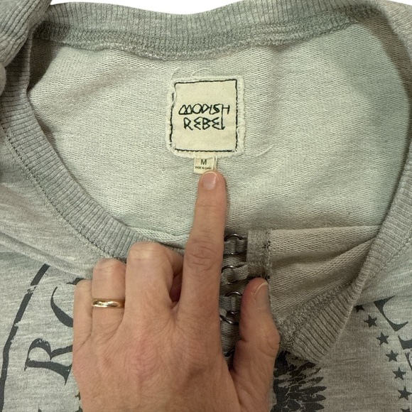 Modish Rebel Buckle Sweatshirt Cropped - Picture 9 of 10